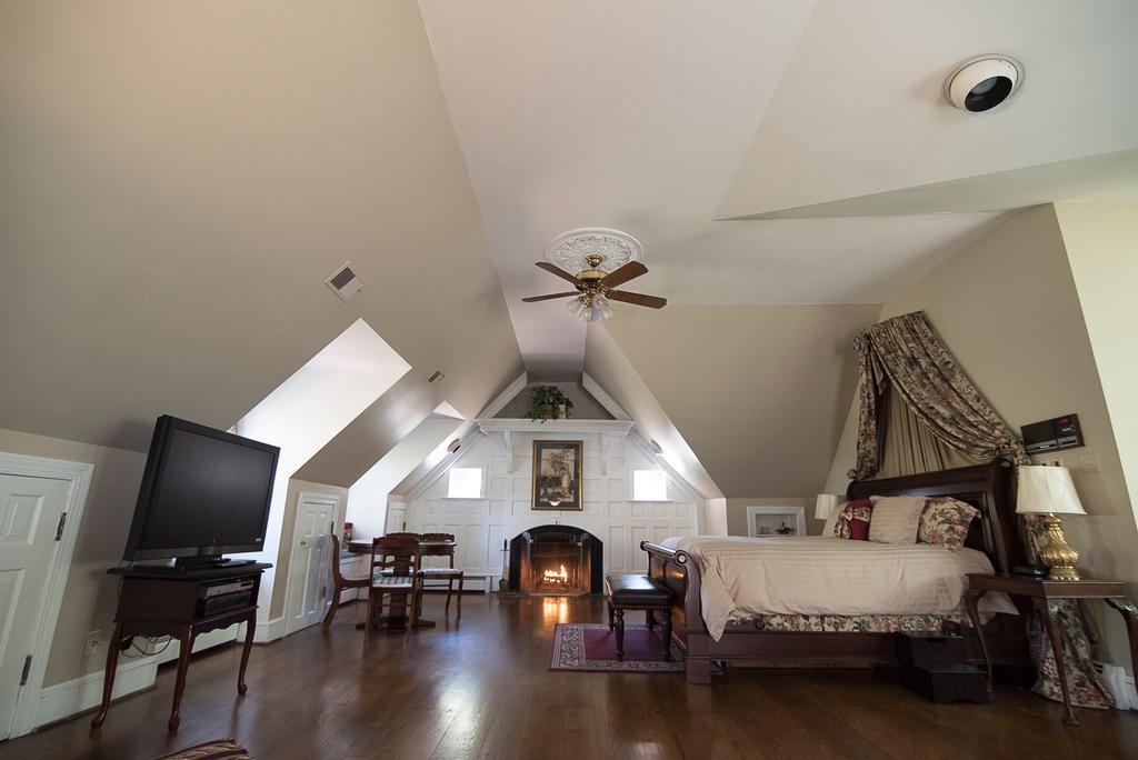 Stafford House Bed & Breakfast Fairfax Bagian luar foto