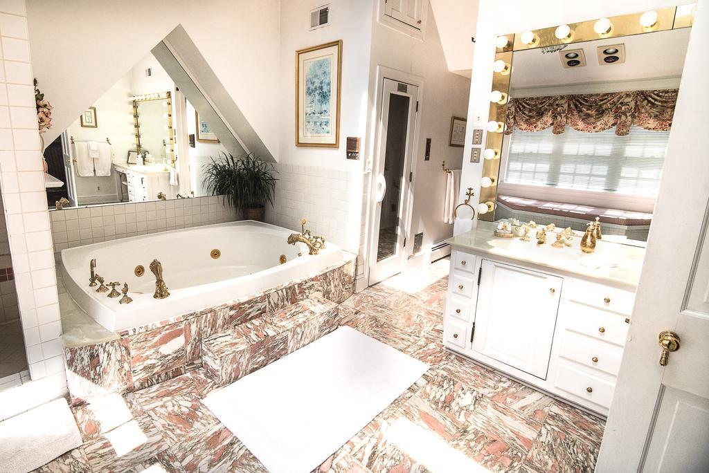 Stafford House Bed & Breakfast Fairfax Bagian luar foto
