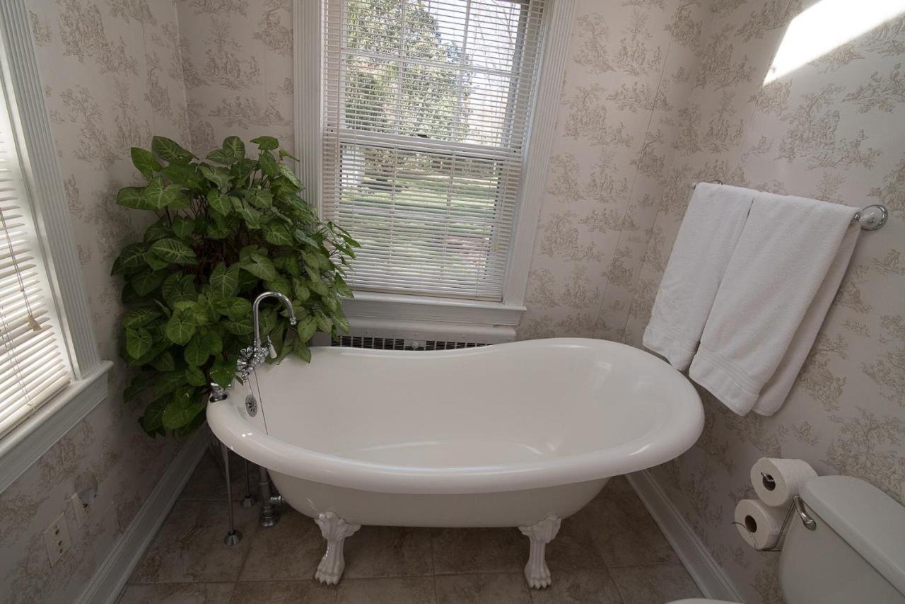 Stafford House Bed & Breakfast Fairfax Bagian luar foto
